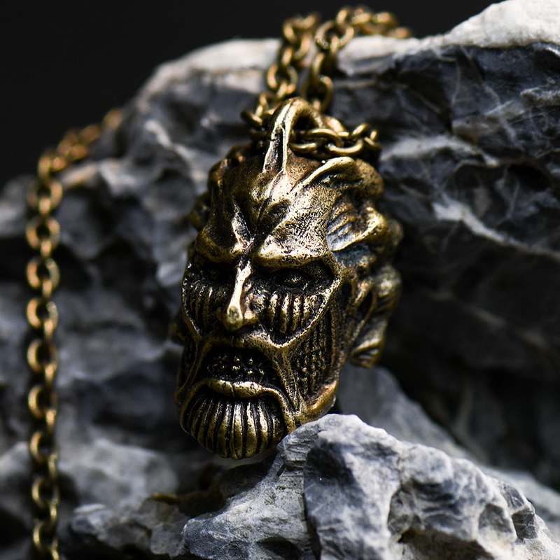 進撃の巨人アクセサリー 『超大型巨人ペンダント』